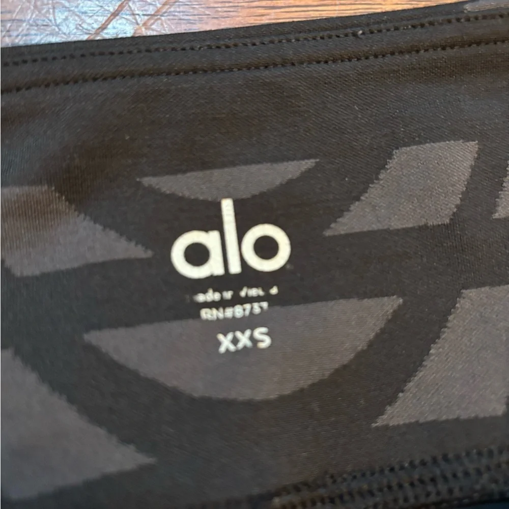Alo yoga black Gray printed goddess leggings women’s size xxs